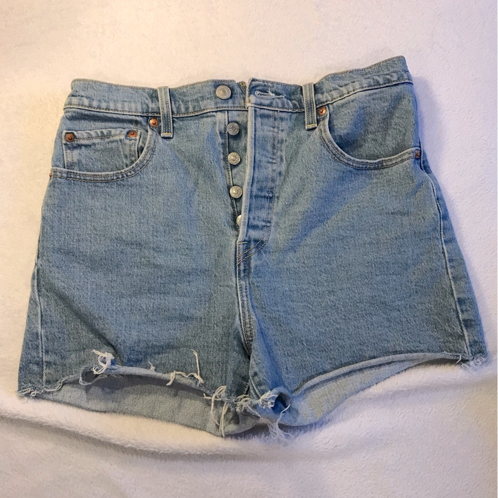 Levi’s Ribcage shorts Womens